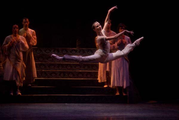 Patología en el Ballet Clásico – La fractura del bailarín [IMÁGENES]