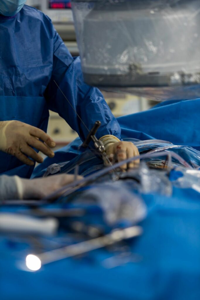 Endoscopia de columna Dr Casal especialista en Cirugía de columna en Madrid